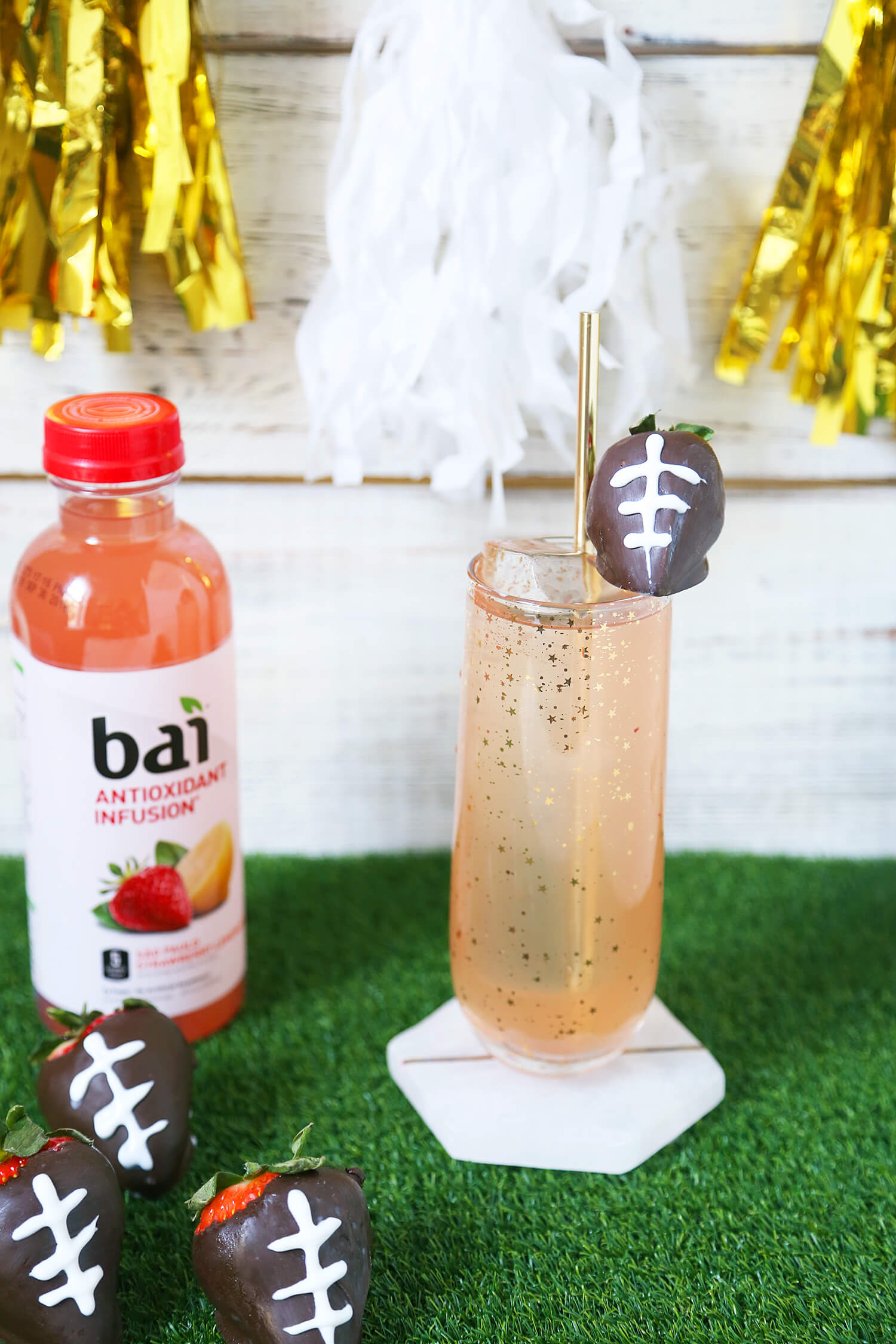 Fizzy Bourbon Strawberry Lemonade - Super Bowl Party ideas